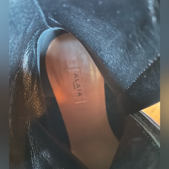 Gorgeous Grommet Studded Alaia Black Leather Boots (37) - Picture 9 of 9